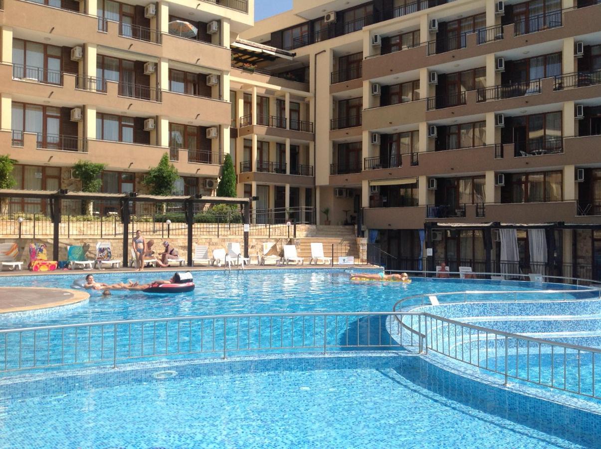Luxor Apartments Pomorie Eksteriør billede