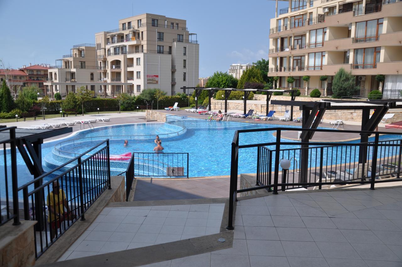 Luxor Apartments Pomorie Eksteriør billede