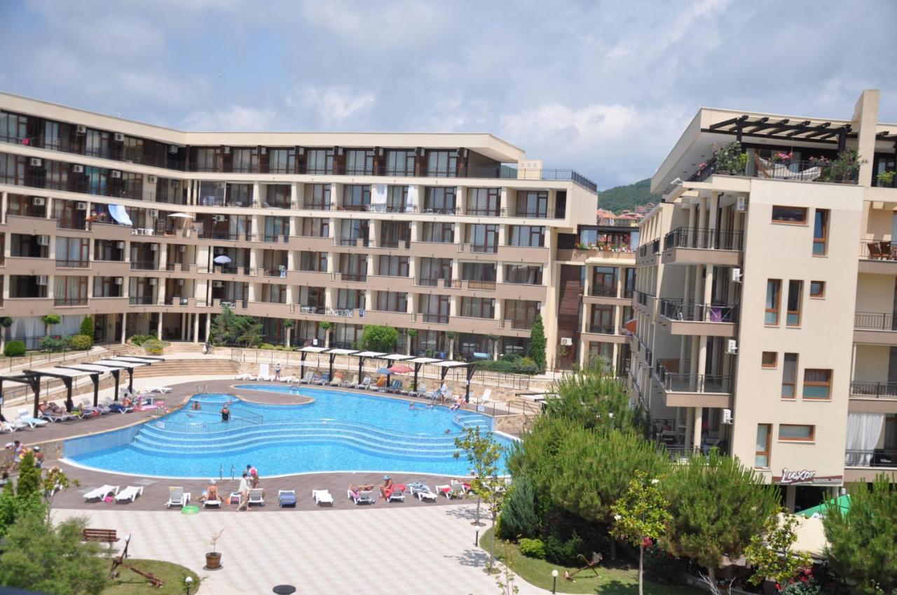 Luxor Apartments Pomorie Eksteriør billede