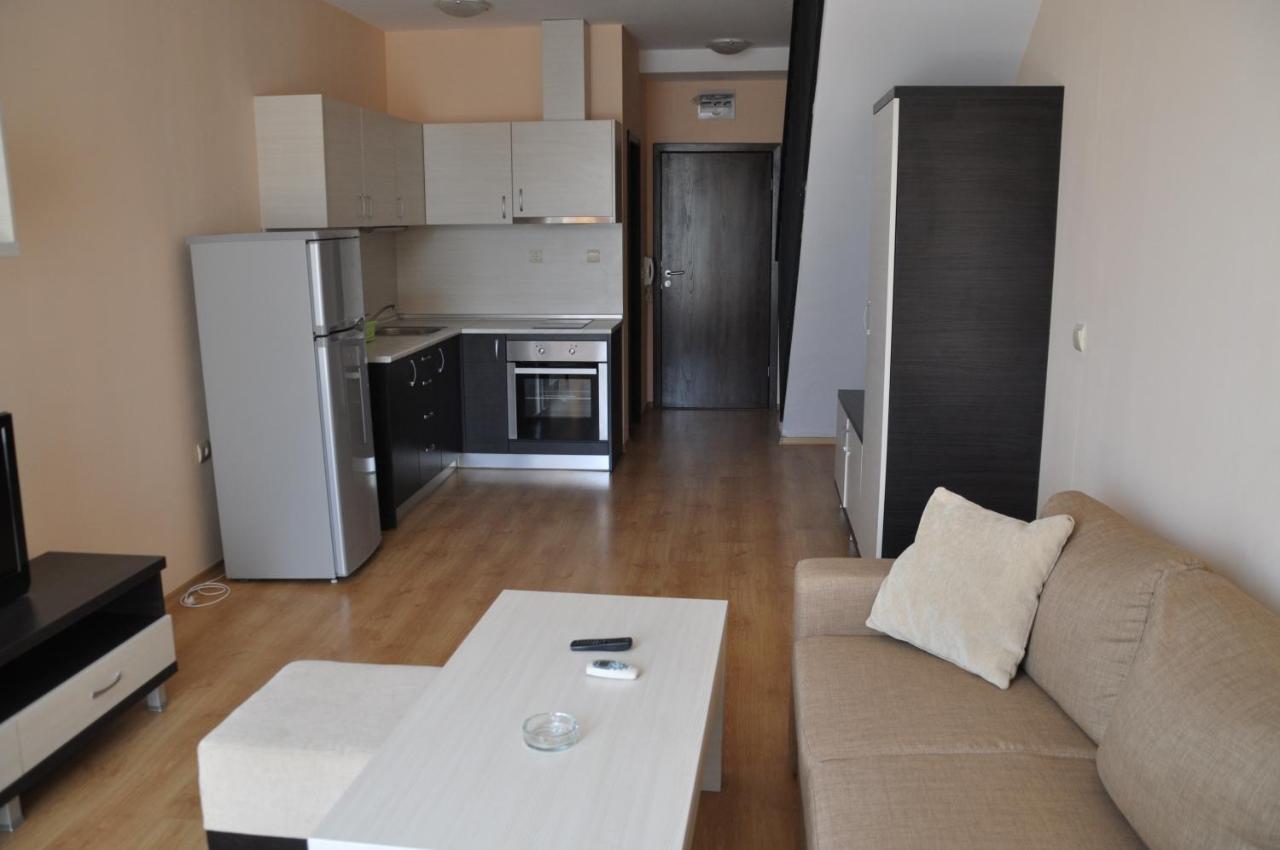 Luxor Apartments Pomorie Eksteriør billede